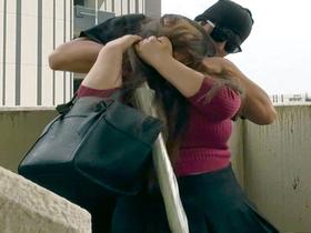 [閲覧注意]輪姦レイプ映像　ノーカット無編集「婦女強姦犯罪記録」　豊満爆乳爆尻妻徹底孕ませ連姦！　クロロホルムとスタンガンで昏睡、媚薬で欲情　犯され抗うもハメ潮噴射　女体は縛られ、自我は薄れ性欲は加速し涎を垂らしながら中出しされイキ堕ちる！　サンプル画像02